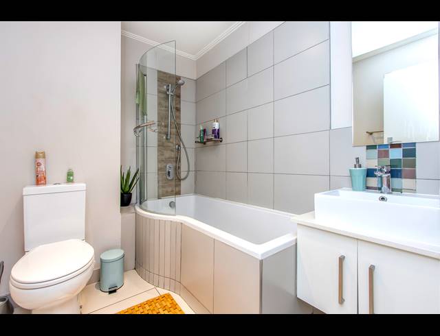 2 BEDROOM APARTMENT BLOCK TO LET IN ROSEBANK